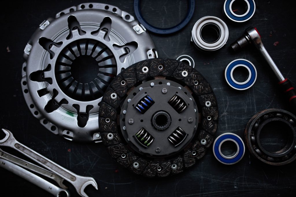 How Long Should a Clutch Last? Factors That Affect Clutch Lifespan